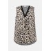 Joseph Ribkoff - 252118 losse top V-hals in luipaard print.